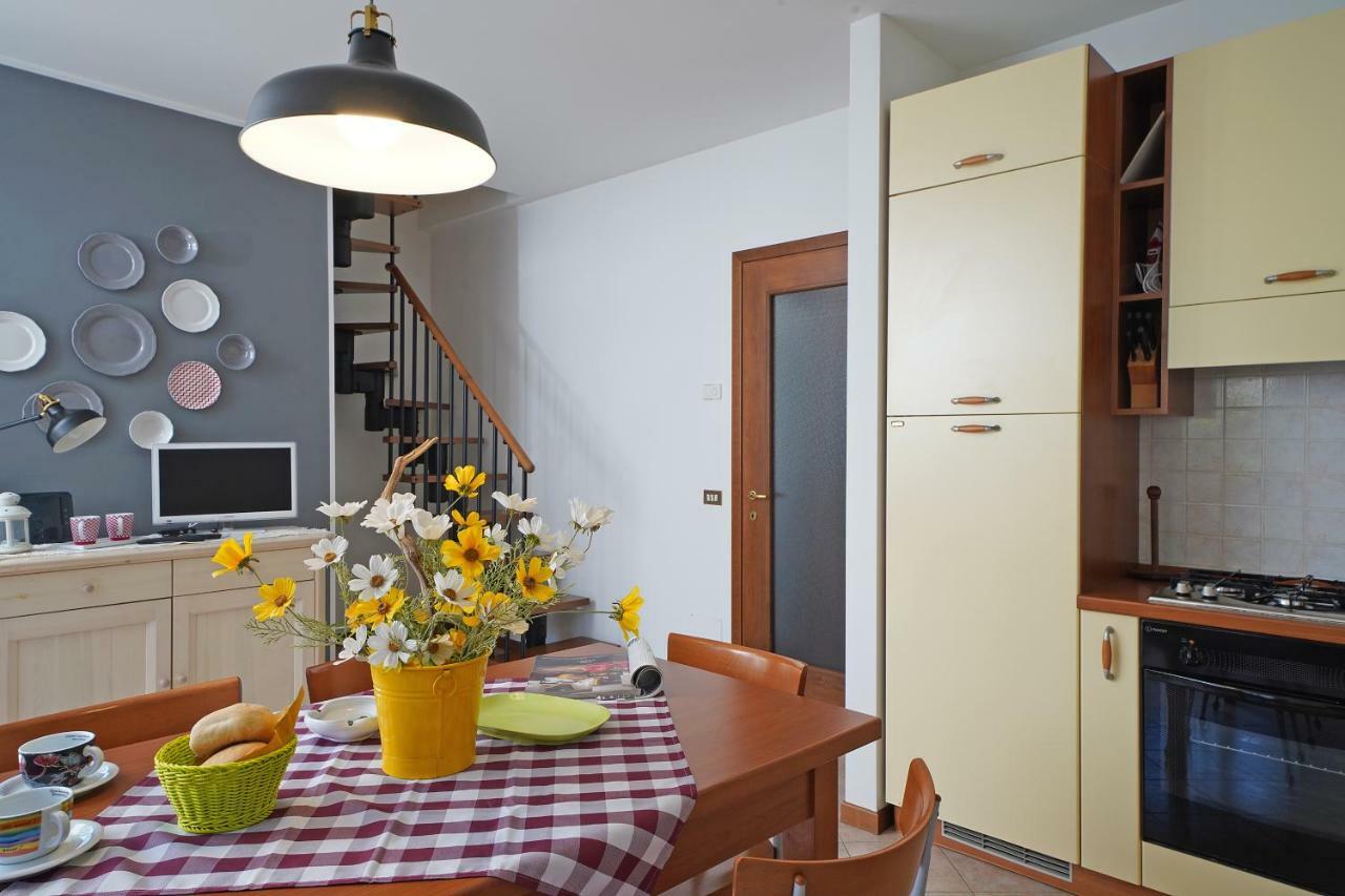 Torri Centro Apartment Torri Del Benaco Luaran gambar