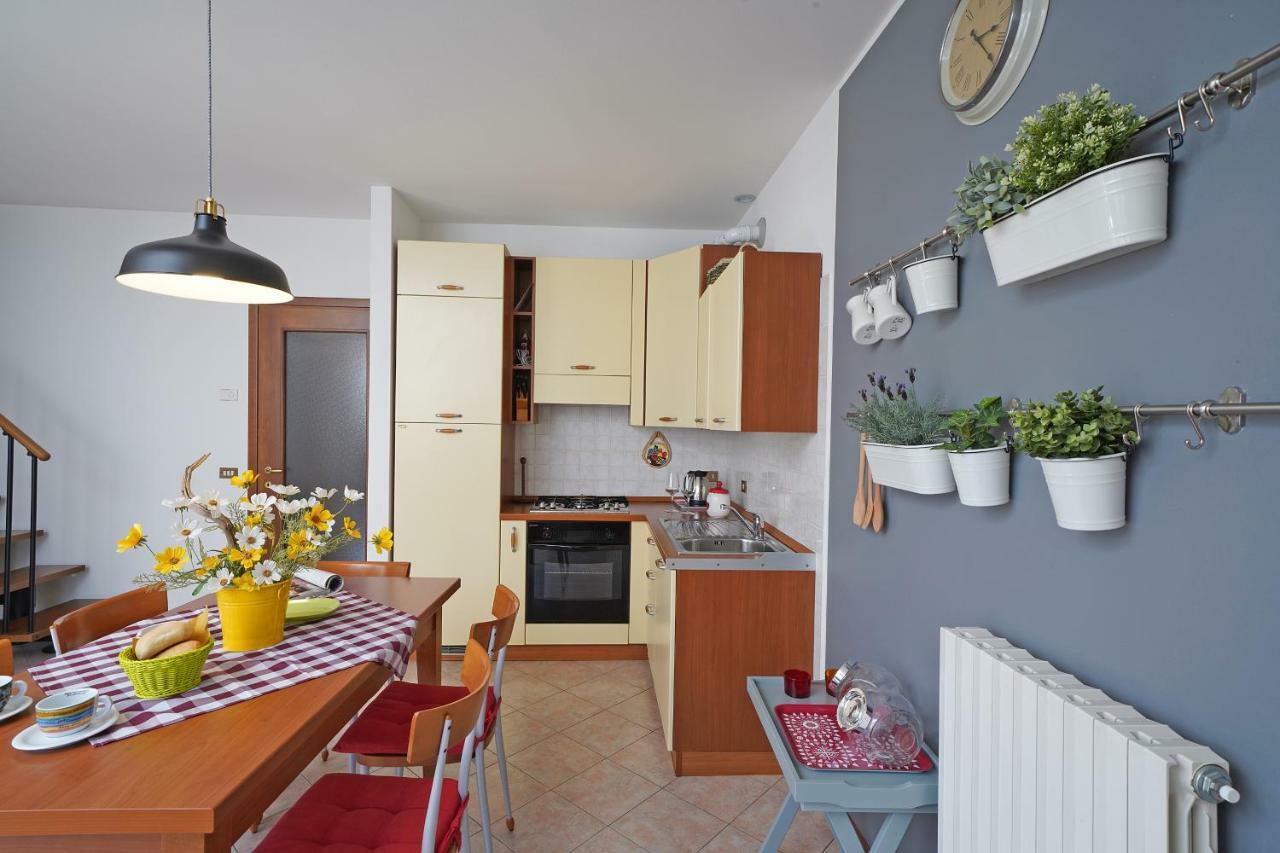 Torri Centro Apartment Torri Del Benaco Luaran gambar